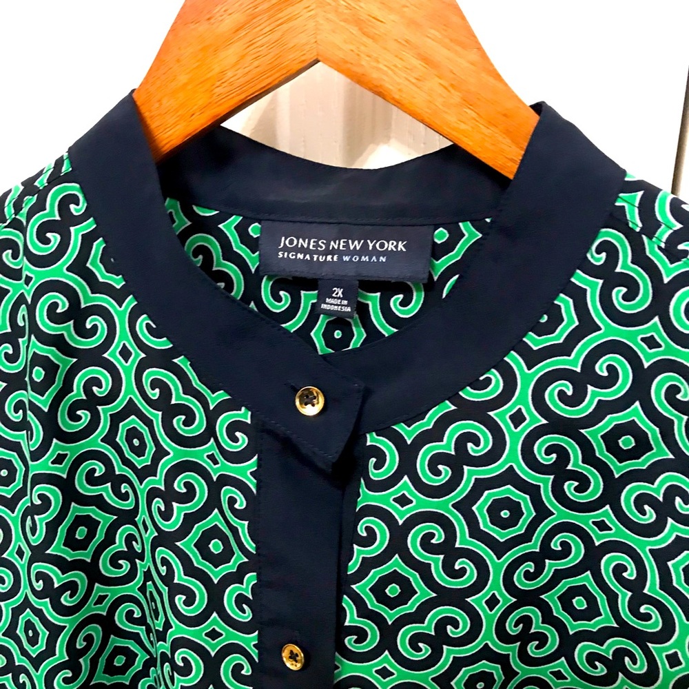 2X Jones New York Green & Navy Print Blouse with Gold Buttons Plus Size - Picture 3 of 6